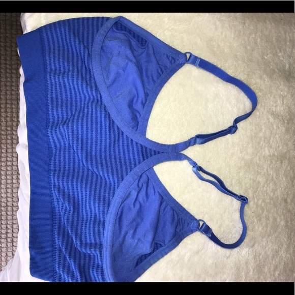 Blue stripped sports bra - Picture 4 of 4